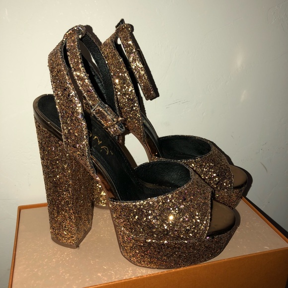 SOLD - Picture 3 of 4